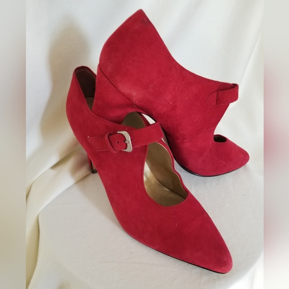 NINE WEST Vintage Red Suede Heels - Picture 4 of 6